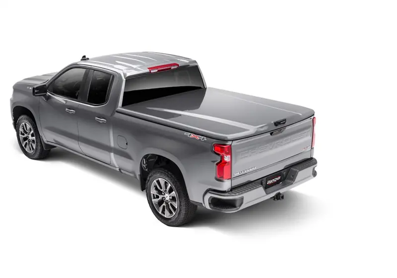 Undercover Uc1188L-Gb8 Hard Tonneau Cover For 2019–2022 Chevy Silverado 1500 (6.7-Foot Bed) 1